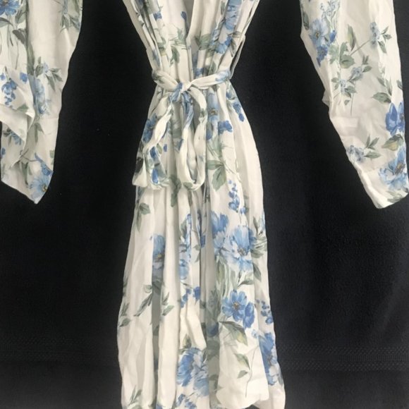 Yumi Kim Robe NWOT - Picture 2 of 3